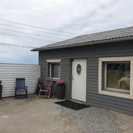 公寓 Comfortable Apartment, 10min Airport